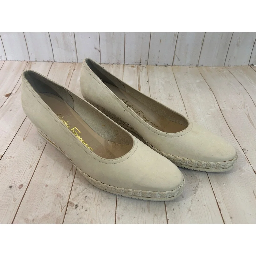Salvatore Ferragamo Ladies Cream Beige Suede Espadrilles Wedge Heel Sz 9.5 Italy